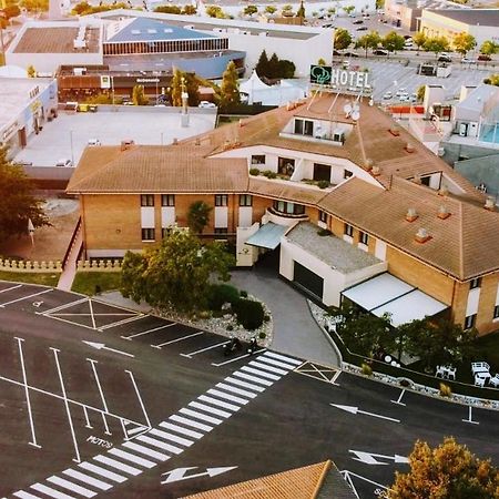 Hotel Els Noguers Манреса Екстериор снимка