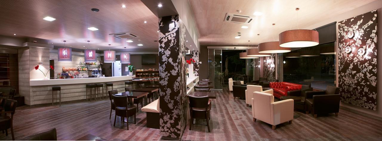 Hotel Els Noguers Манреса Екстериор снимка